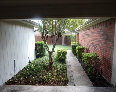 4208 Meadowdale Drive - Photo Thumbnail 3