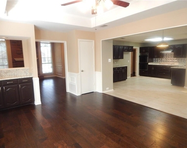 4208 Meadowdale Drive - Photo Thumbnail 13
