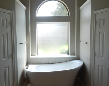 4208 Meadowdale Drive - Photo Thumbnail 21