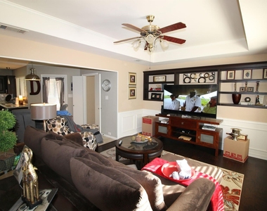 4208 Meadowdale Drive - Photo Thumbnail 19