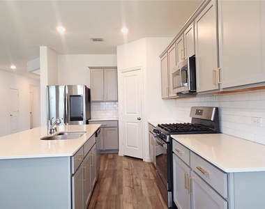 1218 Smoketree Lane - Photo Thumbnail 11
