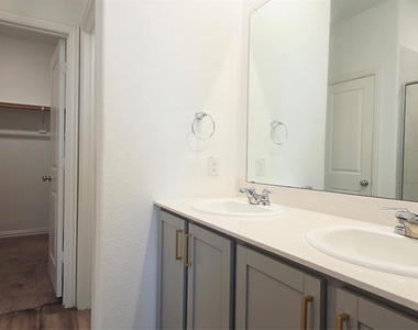 1218 Smoketree Lane - Photo Thumbnail 18