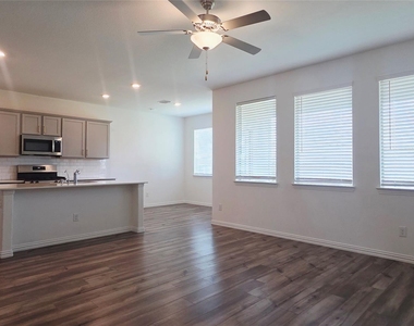 1218 Smoketree Lane - Photo Thumbnail 10