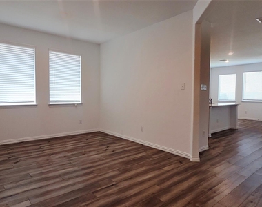 1218 Smoketree Lane - Photo Thumbnail 8