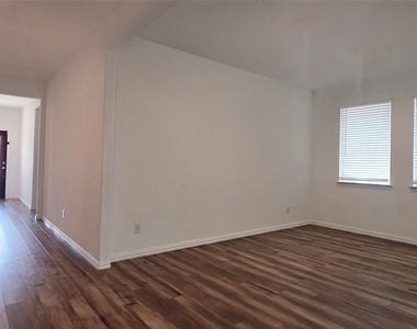 1218 Smoketree Lane - Photo Thumbnail 9