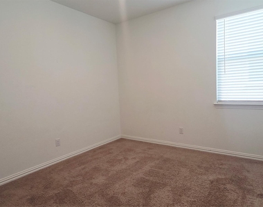1218 Smoketree Lane - Photo Thumbnail 7