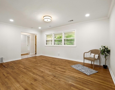 2401 Sunset Street - Photo Thumbnail 5