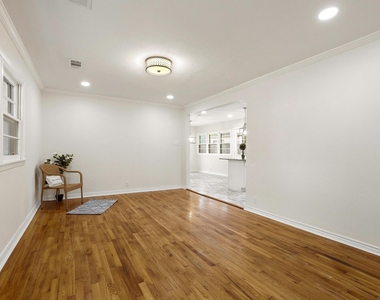2401 Sunset Street - Photo Thumbnail 4