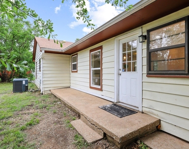 2401 Sunset Street - Photo Thumbnail 26