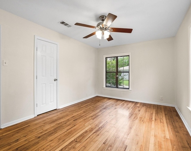 2401 Sunset Street - Photo Thumbnail 18