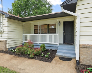 2401 Sunset Street - Photo Thumbnail 3