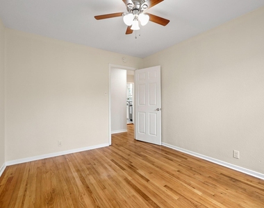 2401 Sunset Street - Photo Thumbnail 21