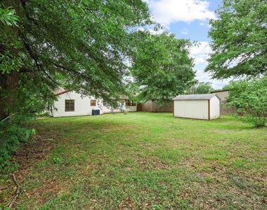 2401 Sunset Street - Photo Thumbnail 29