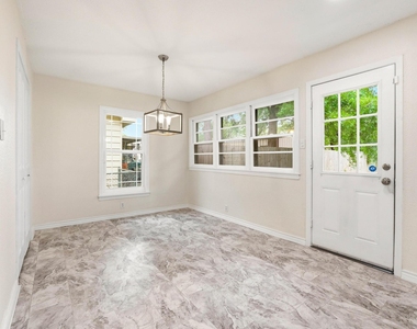 2401 Sunset Street - Photo Thumbnail 7