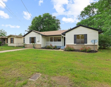 2401 Sunset Street - Photo Thumbnail 2