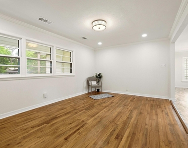 2401 Sunset Street - Photo Thumbnail 6