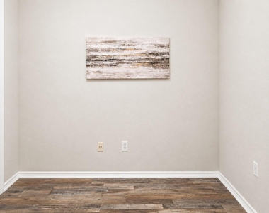 2021 Meadow Park Drive - Photo Thumbnail 10