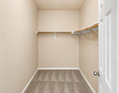 2021 Meadow Park Drive - Photo Thumbnail 13