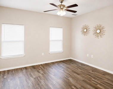 2021 Meadow Park Drive - Photo Thumbnail 11