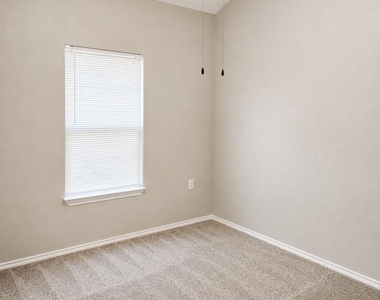 2021 Meadow Park Drive - Photo Thumbnail 14