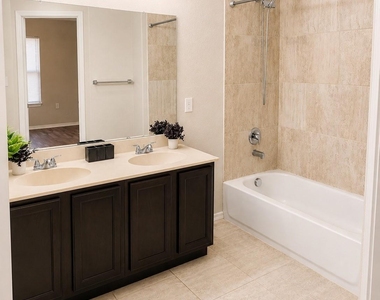 2021 Meadow Park Drive - Photo Thumbnail 12