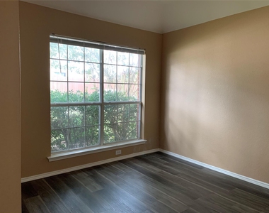 6705 Misty Hollow Drive - Photo Thumbnail 15