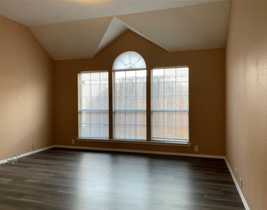 6705 Misty Hollow Drive - Photo Thumbnail 11