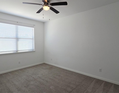 6209 Davison Way - Photo Thumbnail 16