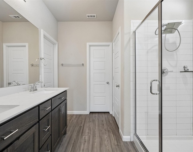 4306 Lombardy Drive - Photo Thumbnail 20