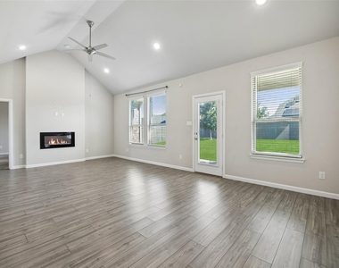 4306 Lombardy Drive - Photo Thumbnail 7