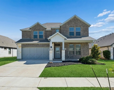 4306 Lombardy Drive - Photo Thumbnail 3