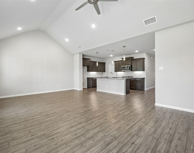 4306 Lombardy Drive - Photo Thumbnail 8