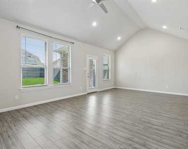 4306 Lombardy Drive - Photo Thumbnail 9