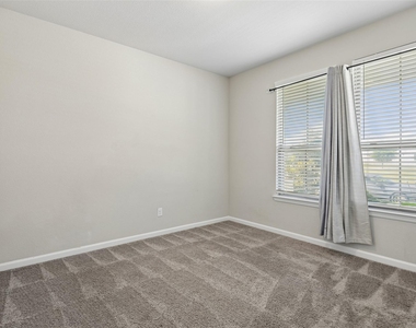 4306 Lombardy Drive - Photo Thumbnail 10