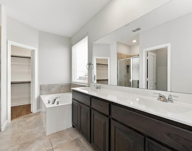2614 Lavender Lane - Photo Thumbnail 13
