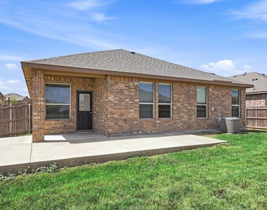 2614 Lavender Lane - Photo Thumbnail 15