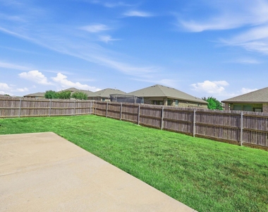 2614 Lavender Lane - Photo Thumbnail 16