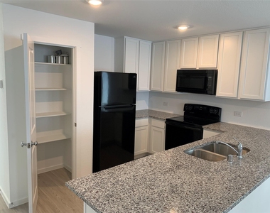 6226 Sanderling Street - Photo Thumbnail 5