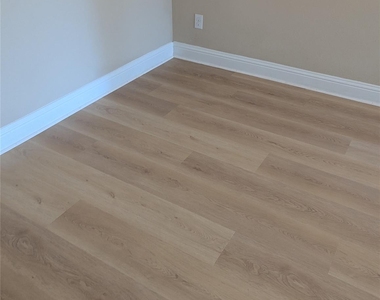 3014 Bobcat Drive - Photo Thumbnail 12