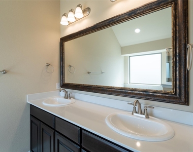3014 Bobcat Drive - Photo Thumbnail 5