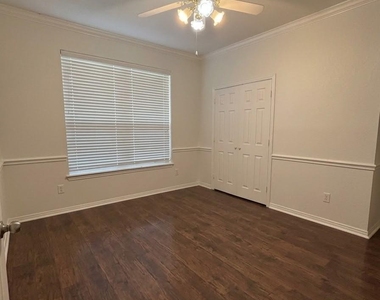 1911 Bridgewater Drive - Photo Thumbnail 14