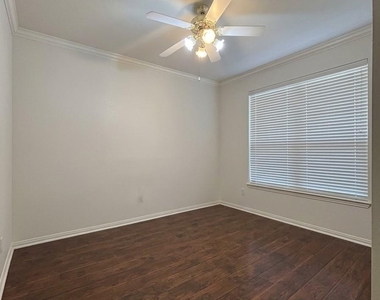 1911 Bridgewater Drive - Photo Thumbnail 13
