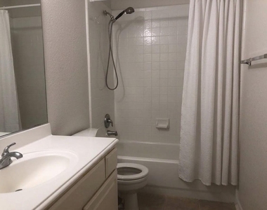 1911 Bridgewater Drive - Photo Thumbnail 10