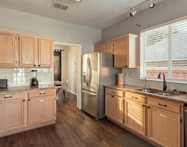 1424 Sunswept Terrace - Photo Thumbnail 7
