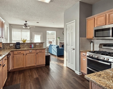 1424 Sunswept Terrace - Photo Thumbnail 9