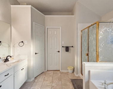 1424 Sunswept Terrace - Photo Thumbnail 13