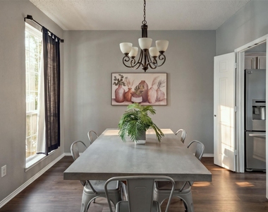 1424 Sunswept Terrace - Photo Thumbnail 2