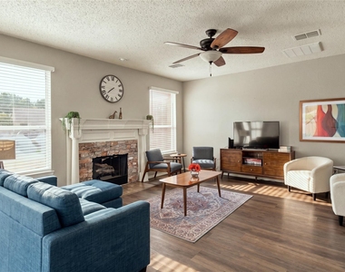 1424 Sunswept Terrace - Photo Thumbnail 5