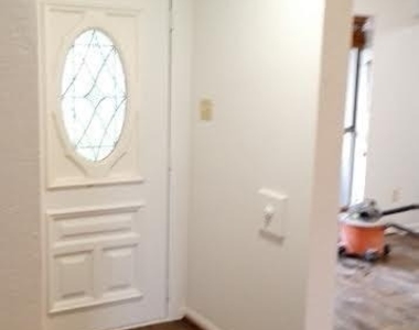 205 Rolling Hills Lane - Photo Thumbnail 2