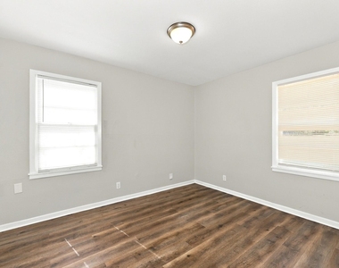 549 Lorna Street - Photo Thumbnail 12